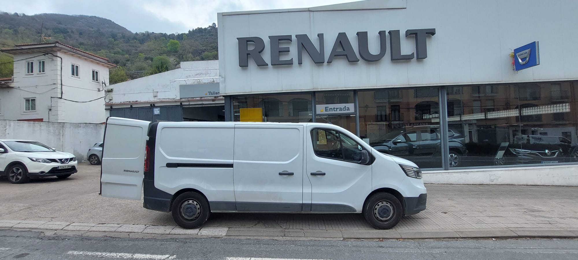 Renault Trafic 2.0 130cv miniatura 2